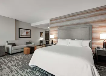 Embassy Suites by Hilton Jonesboro Red Wolf Convention Center hotel thumbnail 8