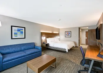 Holiday Inn Express & Suites Houston NASA - Boardwalk Area by IHG hotel thumbnail 6