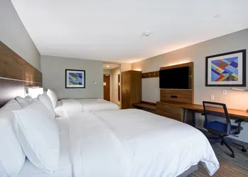 Holiday Inn Express & Suites Houston NASA - Boardwalk Area by IHG hotel thumbnail 8