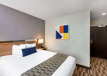 Microtel Inn & Suites by Wyndham Warsaw hotel thumbnail 3