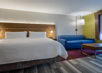 Holiday Inn Express & Suites Marion by IHG hotel thumbnail 2