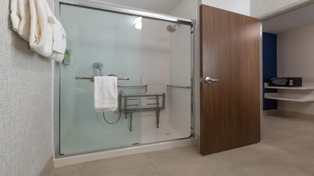 Holiday Inn Express & Suites Marion by IHG hotel detail image 6