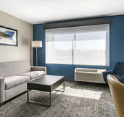 Holiday Inn Express & Suites Carlisle Southwest – I-81 by IHG hotel detail image 7