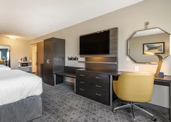 Holiday Inn Express & Suites Carlisle Southwest – I-81 by IHG hotel thumbnail 8
