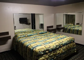 Royal Budget Inn hotel thumbnail 4