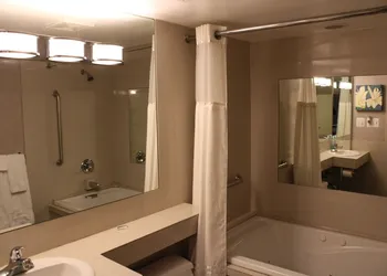 Royal Budget Inn hotel thumbnail 6