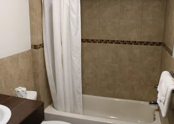 Royal Budget Inn hotel thumbnail 8