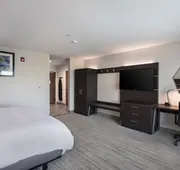 Holiday Inn Express & Suites Chicago - Hoffman Estates by IHG hotel detail image 5