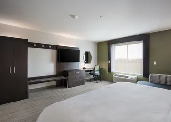 Holiday Inn Express & Suites Chicago - Hoffman Estates by IHG hotel thumbnail 8