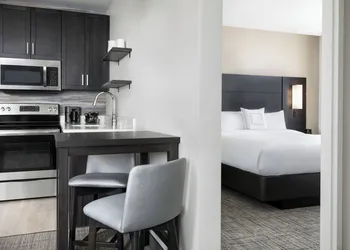 Residence Inn Long Island Garden City hotel thumbnail 6