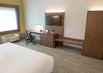 Holiday Inn Express & Suites Fort Wayne North by IHG hotel thumbnail 6