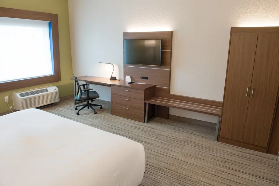 Holiday Inn Express & Suites Fort Wayne North by IHG hotel detail image 6