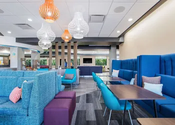 Tru by Hilton Saint Joseph hotel thumbnail 3