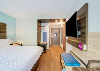 Tru by Hilton Saint Joseph hotel thumbnail 6