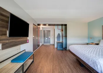 Tru by Hilton Saint Joseph hotel thumbnail 8