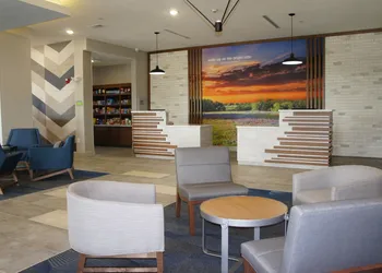 La Quinta Inn & Suites by Wyndham College Station North hotel thumbnail 3
