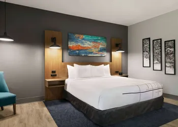 La Quinta Inn & Suites by Wyndham College Station North hotel thumbnail 4