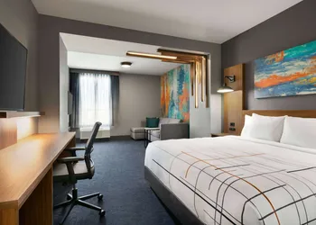 La Quinta Inn & Suites by Wyndham College Station North hotel thumbnail 6
