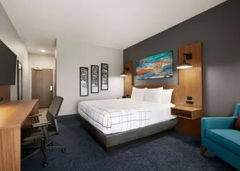 La Quinta Inn & Suites by Wyndham College Station North hotel thumbnail 7