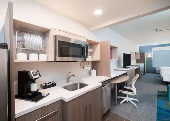 Home2 Suites by Hilton Brunswick hotel thumbnail 8