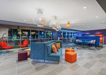 Tru by Hilton Laredo Airport hotel thumbnail 3