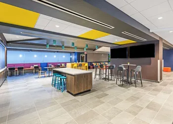 Tru by Hilton Laredo Airport hotel thumbnail 4