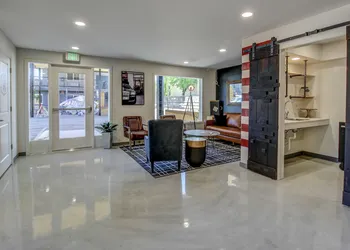 Americana Modern Hotel hotel thumbnail 3