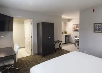Americana Modern Hotel hotel thumbnail 8