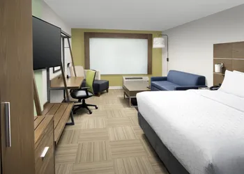 Holiday Inn Express & Suites Kingsland I-95-Naval Base Area by IHG hotel thumbnail 2