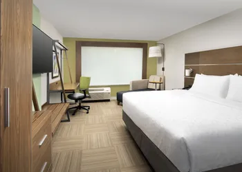 Holiday Inn Express & Suites Kingsland I-95-Naval Base Area by IHG hotel thumbnail 4