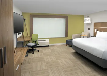 Holiday Inn Express & Suites Kingsland I-95-Naval Base Area by IHG hotel thumbnail 5