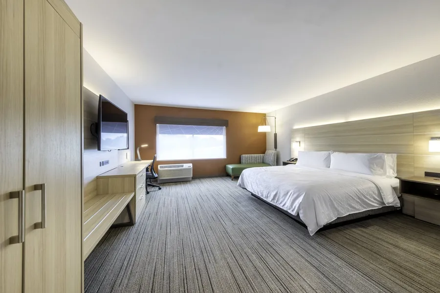 Holiday Inn Express & Suites Staunton by IHG hotel detail image 6