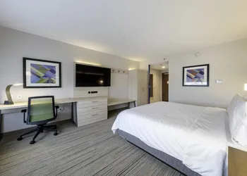 Holiday Inn Express & Suites Staunton by IHG hotel thumbnail 7