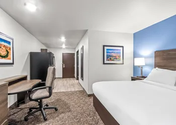 Sonesta Simply Suites Avondale hotel thumbnail 4