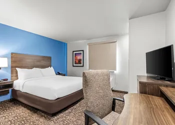 Sonesta Simply Suites Avondale hotel thumbnail 5