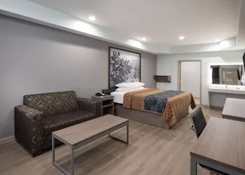 Super 8 by Wyndham Humble/Fallcreek/Houston hotel thumbnail 8