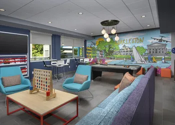 Tru by Hilton Charleston Ashley Phosphate hotel thumbnail 2