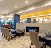 La Quinta Inn & Suites by Wyndham Bloomington hotel detail image 5