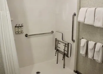 Holiday Inn Express Amherst - Lockport by IHG hotel thumbnail 8