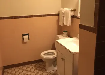 New West Motel hotel thumbnail 3