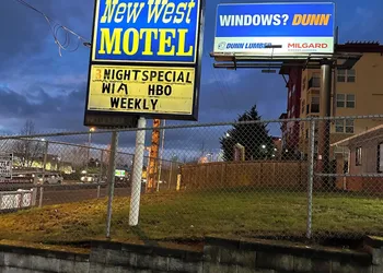 New West Motel hotel thumbnail 4