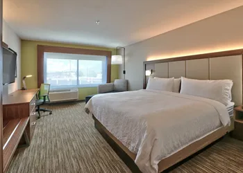 Holiday Inn Express & Suites Albuquerque East by IHG hotel thumbnail 3