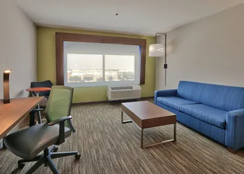 Holiday Inn Express & Suites Albuquerque East by IHG hotel thumbnail 8