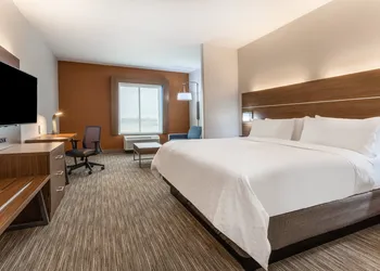Holiday Inn Express & Suites Kearney by IHG hotel thumbnail 6