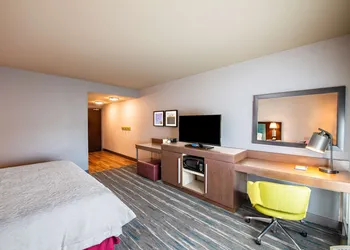 Hampton Inn & Suites Keller Town Center hotel thumbnail 8