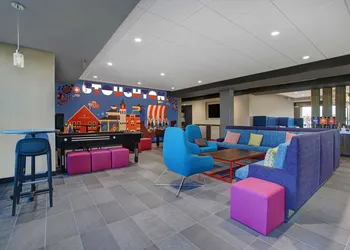 Tru by Hilton Stoughton hotel thumbnail 6