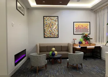 Holiday Inn Express Jamaica - JFK AirTrain - NYC by IHG hotel thumbnail 3
