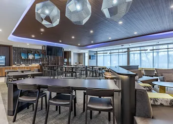 SpringHill Suites by Marriott Fort Wayne North hotel thumbnail 2
