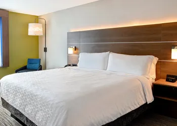 Holiday Inn Express & Suites Ottawa by IHG hotel thumbnail 5