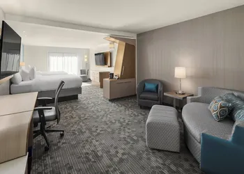 Courtyard by Marriott Seattle Northgate hotel thumbnail 8